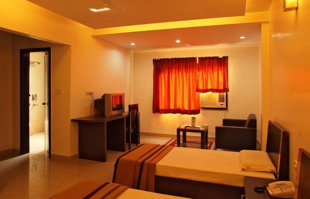 Hotel Lohmod At National Highway 8 - Free Airport Transffer นิวเดลี ภายนอก รูปภาพ