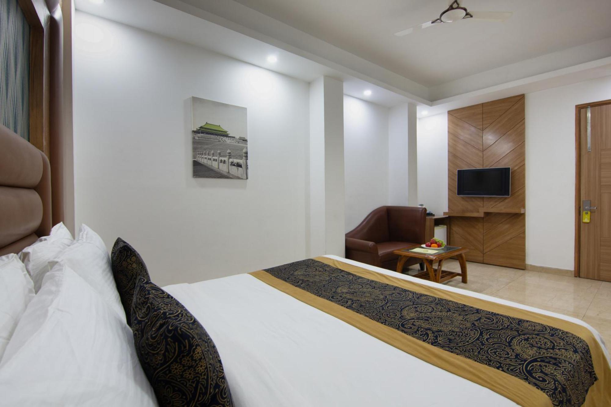 Hotel Lohmod At National Highway 8 - Free Airport Transffer นิวเดลี ภายนอก รูปภาพ